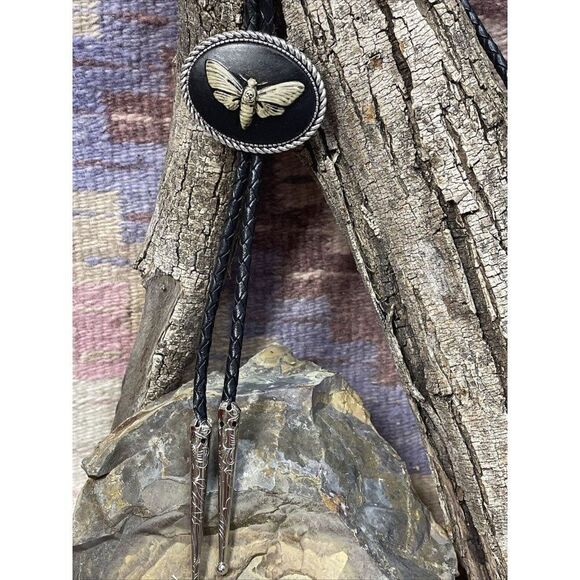 Western Bolo tie Lariat Death Head Moth Skull Cameo Rustic Wedding Attire Party - Picture 1 of 16